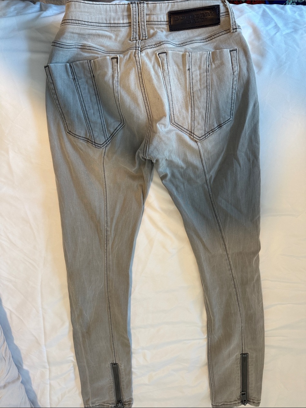 Burberry Brit Gray Wash Skinny Jeans - Picture 4 of 6